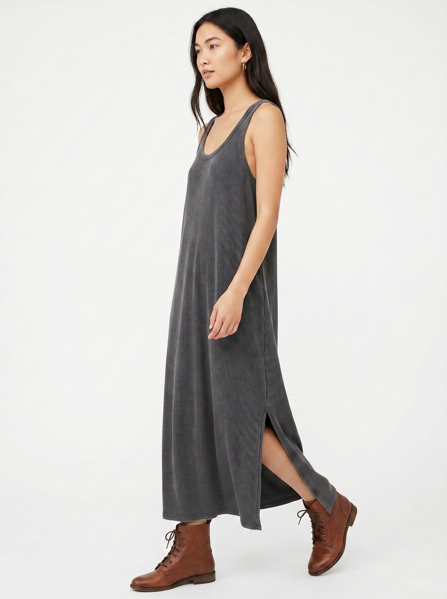 Vestido largo de tirantes con aberturas laterales