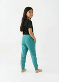 Pantalón Lagartija Mágica: Donde la Aventura se Mueve con Estilo y Confort