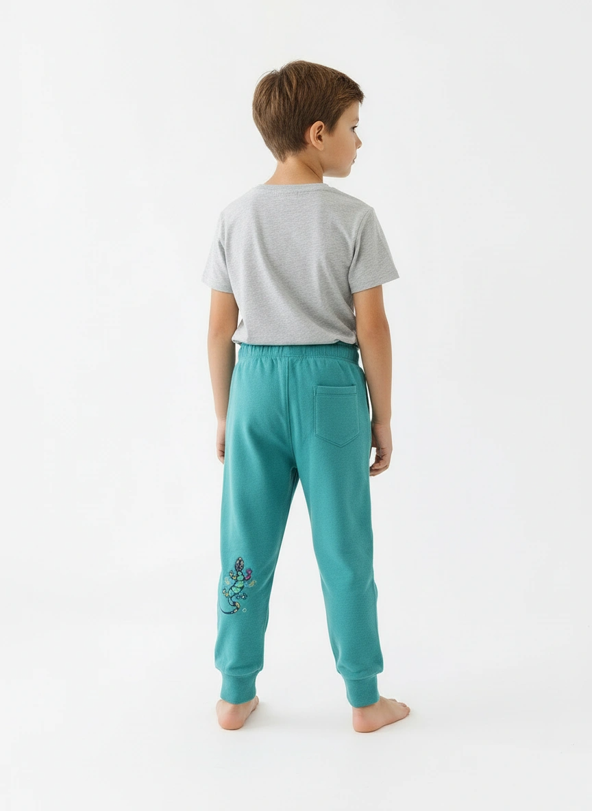 Pantalón Lagartija Mágica: Donde la Aventura se Mueve con Estilo y Confort