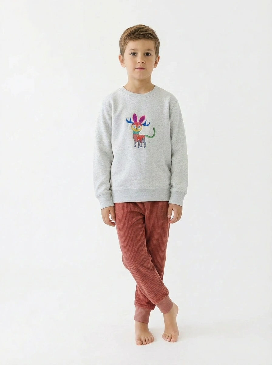 Sudadera Ciervo Mágico: Donde la Naturaleza se Viste de Fantasía y Estilo